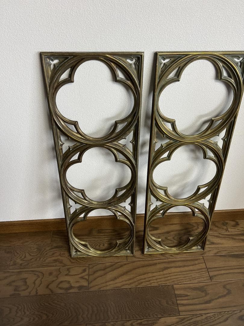 アーキテクチュラル・サルベージ 真鍮の飾り２個セット　窓飾