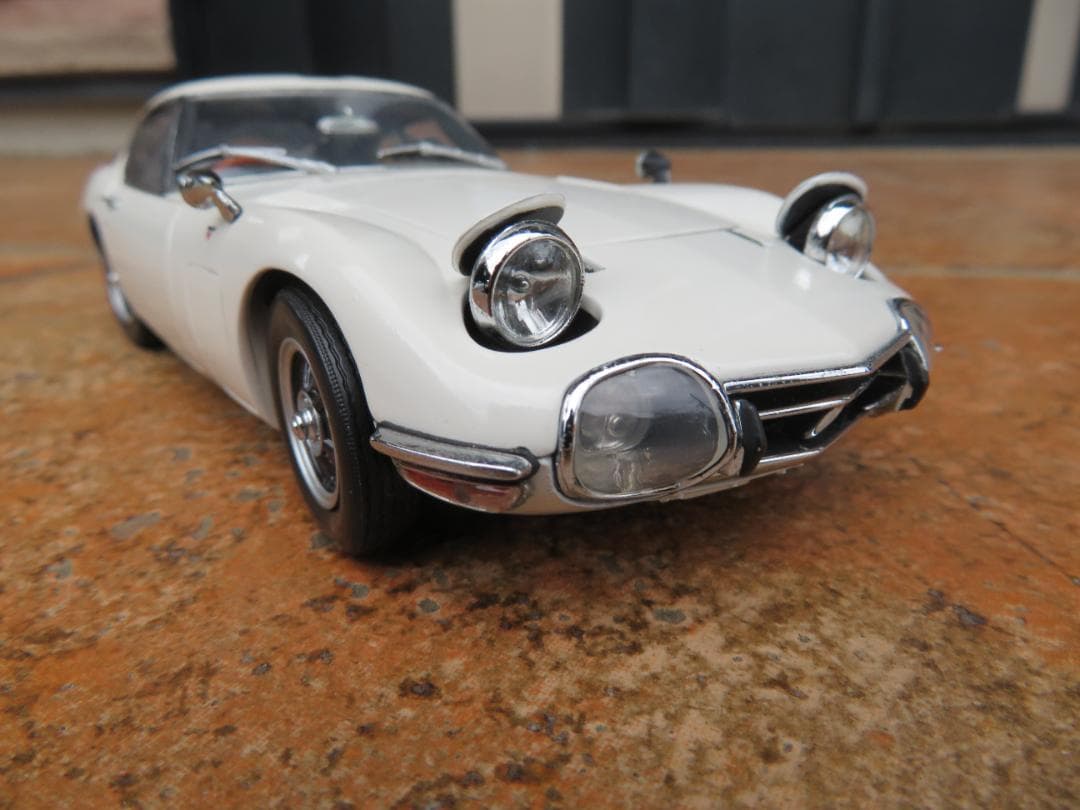 エブロ　1/24　トヨタ2000GT