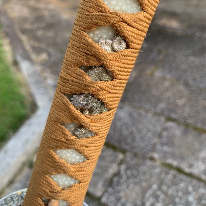 中古で1万2000円で購入しました。