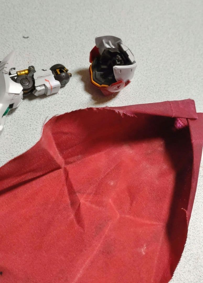 MGガンダムバルバトスルプス改完成品(塗装済)決闘マント装備