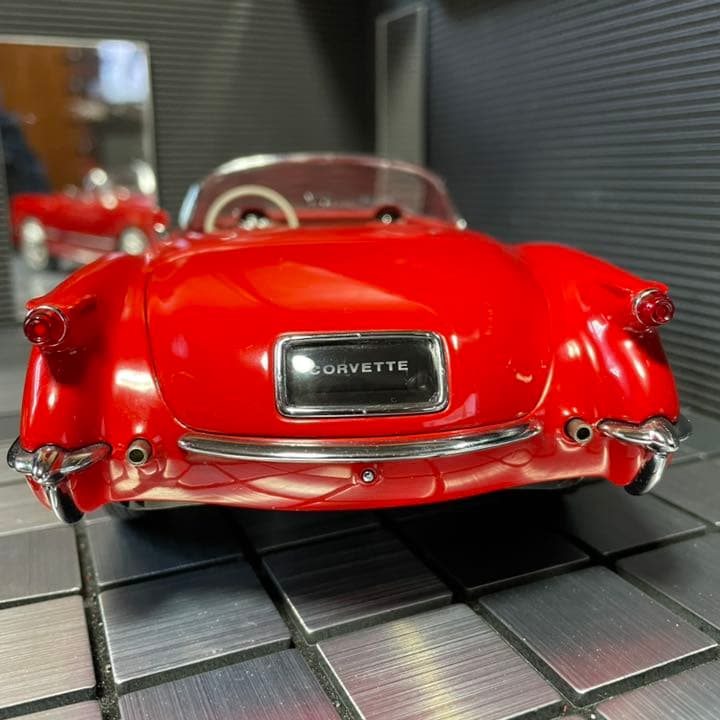 激レア入手困難！未展示品 オートアート 1/18 シボレー コルベット 1954