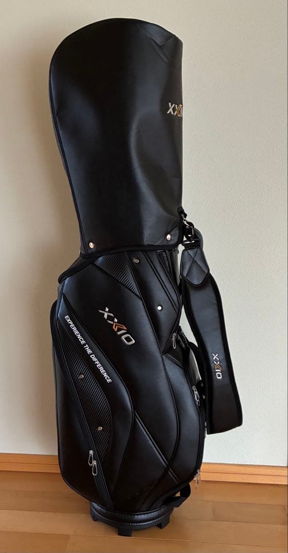 ゼクシオ　超軽量　スタンダードモデルキャディバッグ　ゴルフ　GGCX161 黒