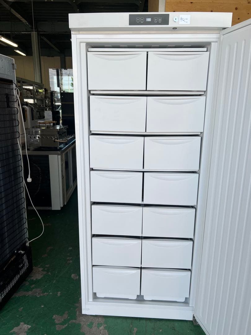 2022年ダイレイ 縦型無風スーパーフリーザー 472L