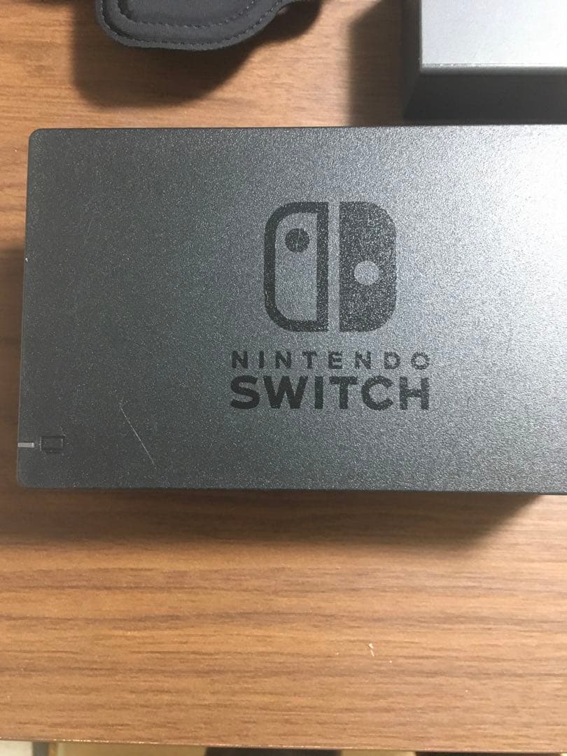 Nintendo Switch本体とProコントローラー2個セット（動作良好）