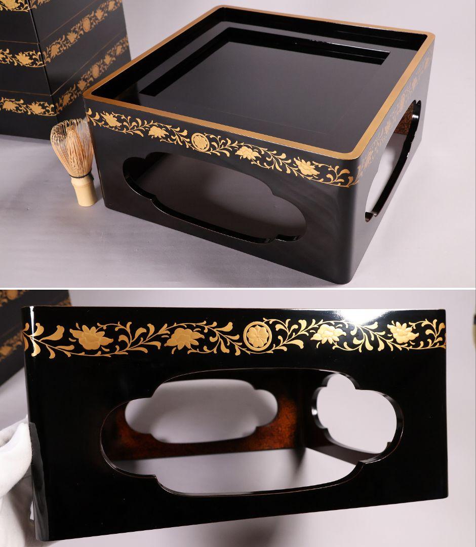 【MB208】輪島塗 家紋金蒔絵 五段重箱 台付 剣片喰花唐草 黒塗梨地 天然木