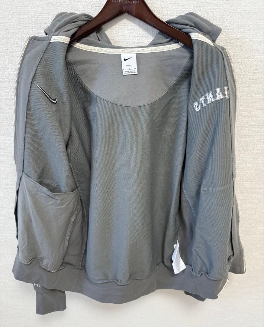 読売ジャイアンツ ナイキ グレー プレーヤートラベルフーディー　サイズS