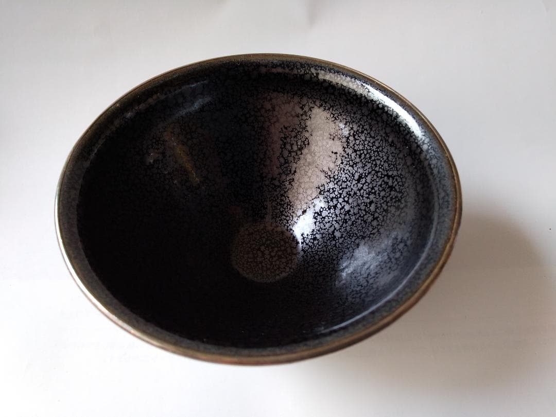 桶谷定一 作 銀覆輪 油滴天目 茶碗 茶道具 共箱 美品 です。