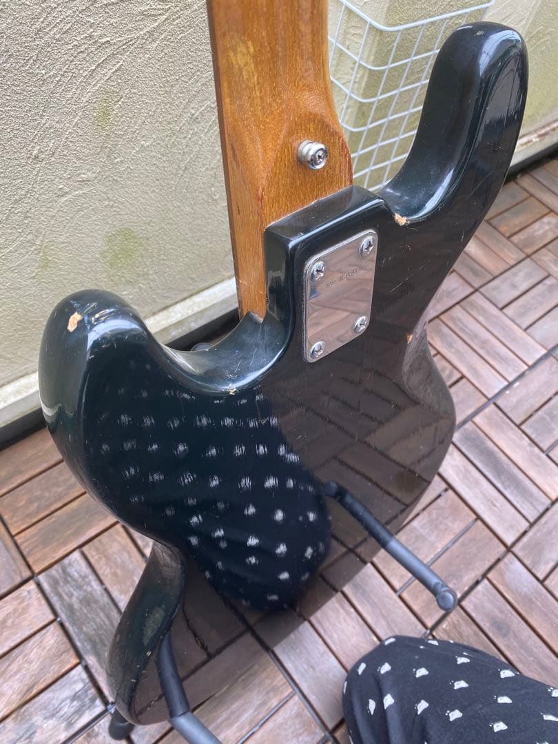 TRUMP ビザールエレキベース