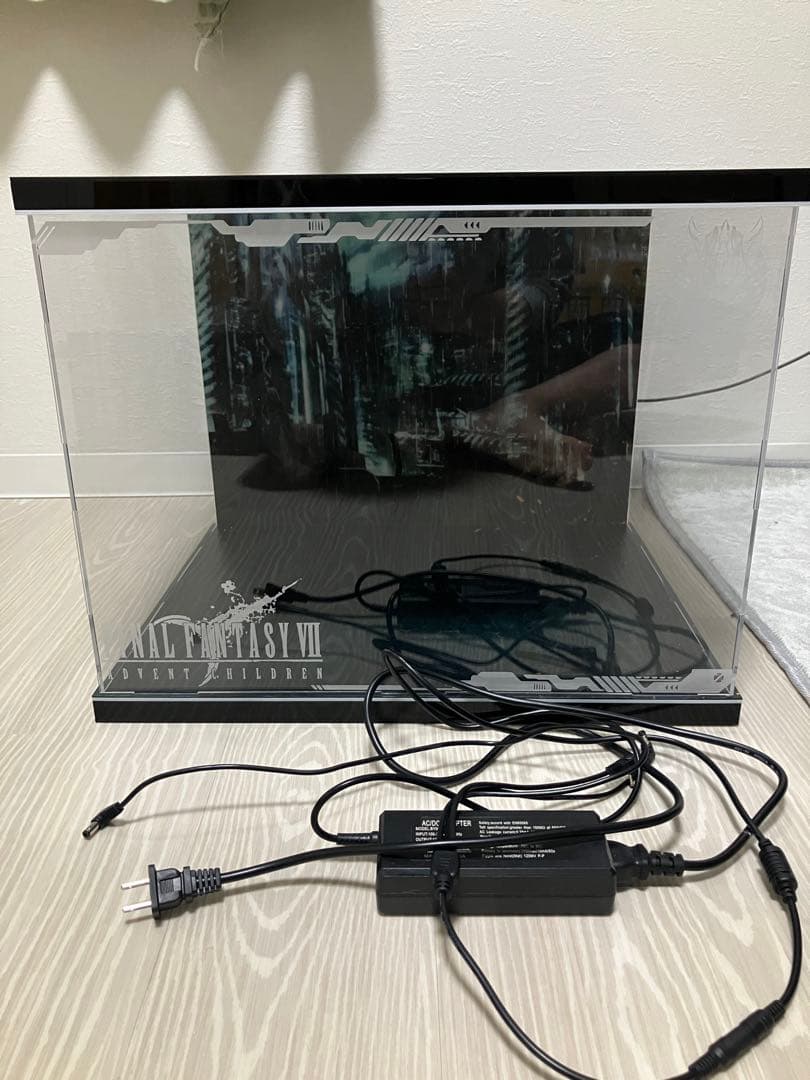 海外製アクリルケース　中古　プレイアーツ改　FFⅦAC
