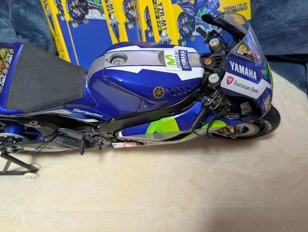M*i様 Yamaha YZR-M1 1/4スケールモデル
