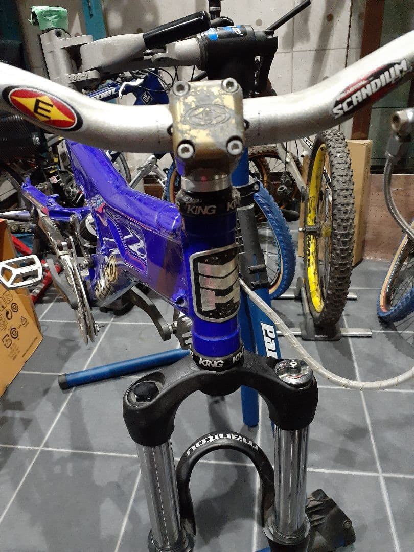 Haro × INTENSE TAZER フレーム