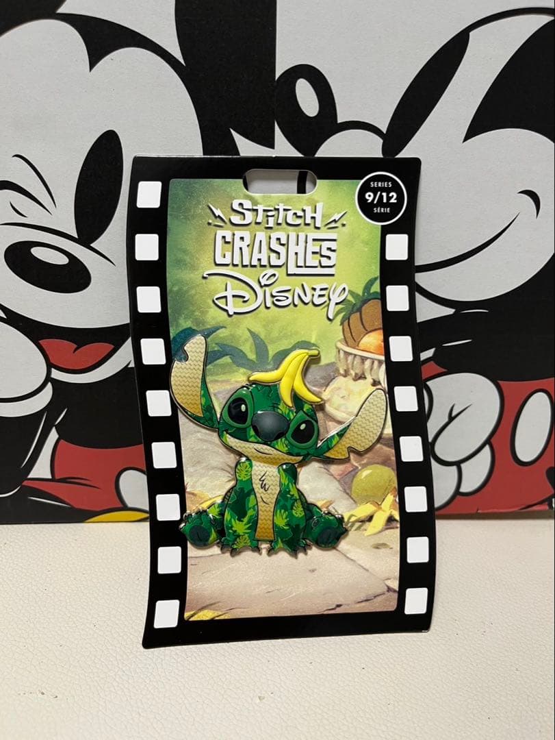 レア！Stitch CrashesDisney☆ピンバッジ全12種&ホルダー1冊