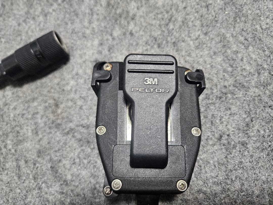 実物 PELTOR PTT COMTAC