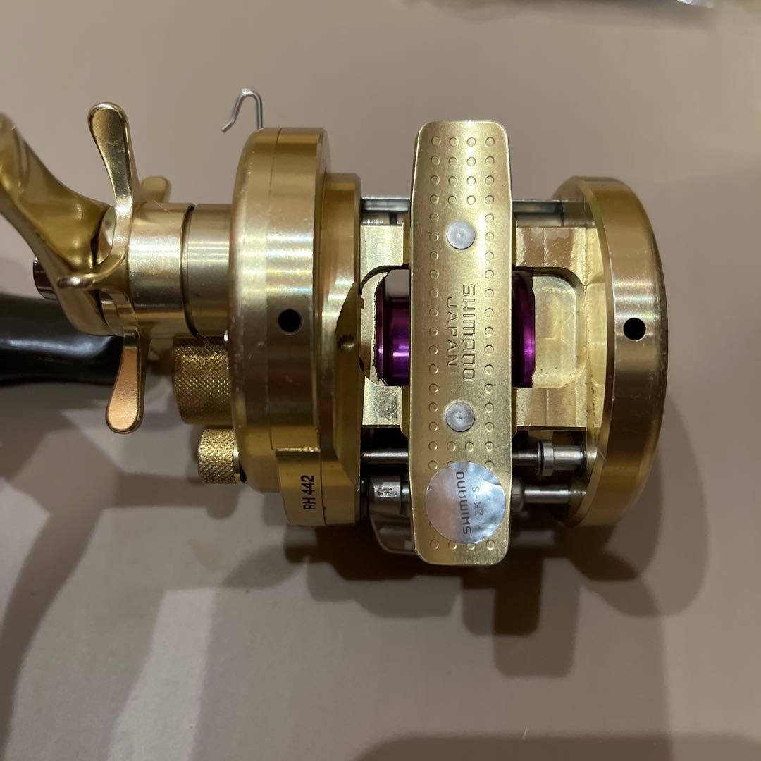 シマノ　01 カルカッタコンクエスト 100 アベイル Avail