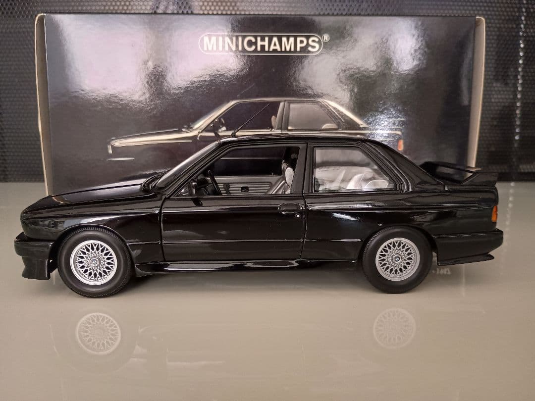 ミニチャンプス  M3 STREET E30 1987 1/18