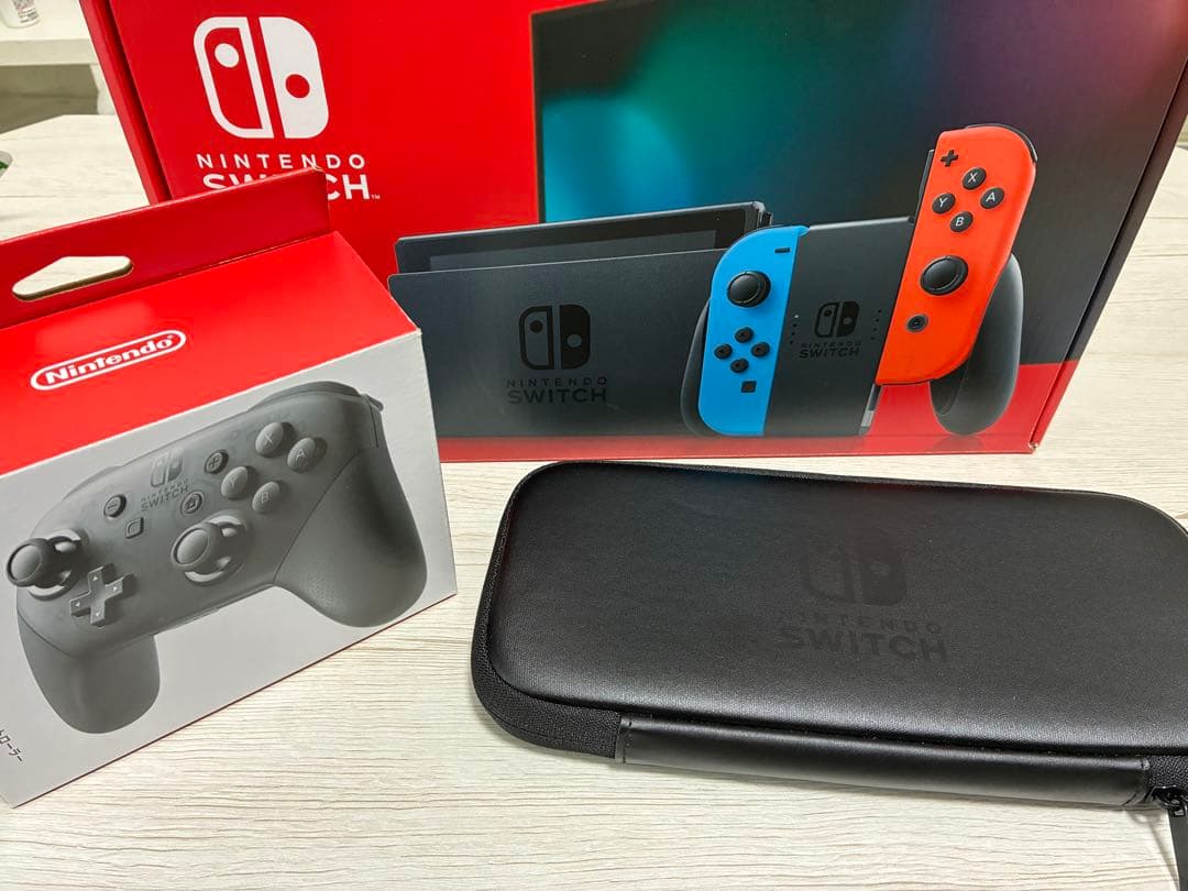 ニンテンドースイッチ 本体・プロコン・ケース