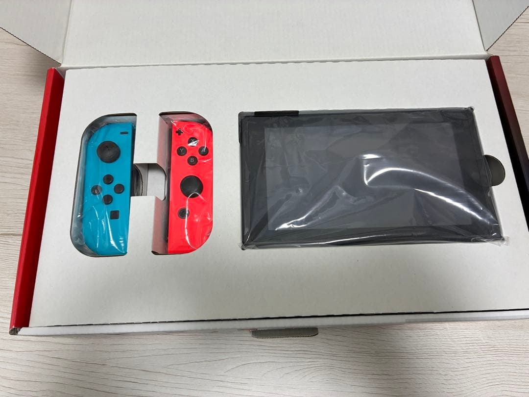 ニンテンドースイッチ 本体・プロコン・ケース