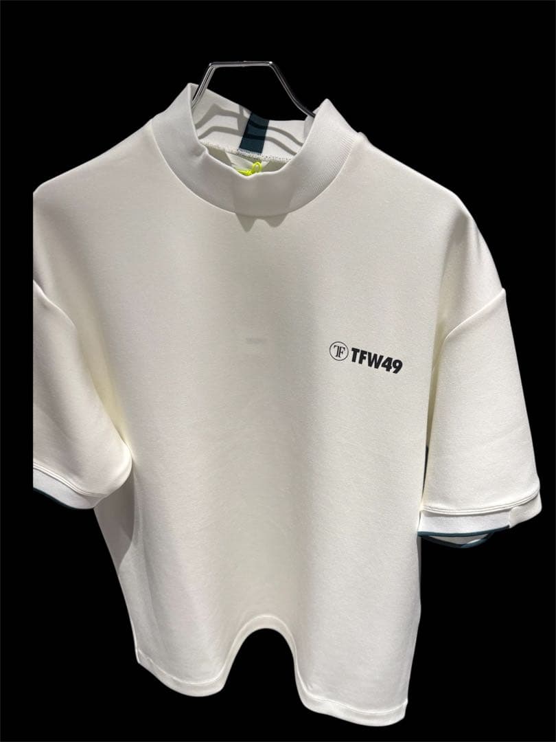 新品タグ付き⭐️2025AW新作❤️ホワイトモックネックL　TFW49