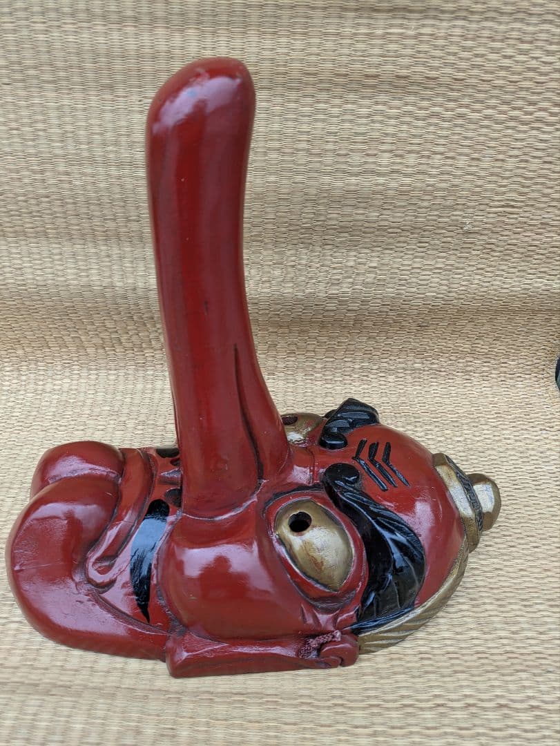 大迫力の天狗面　木製品　壁飾り　程度の良い中古品