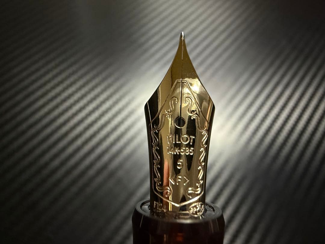 未使用品 株主限定 パイロット カスタム74 クリアブラウン F 細字 万年筆