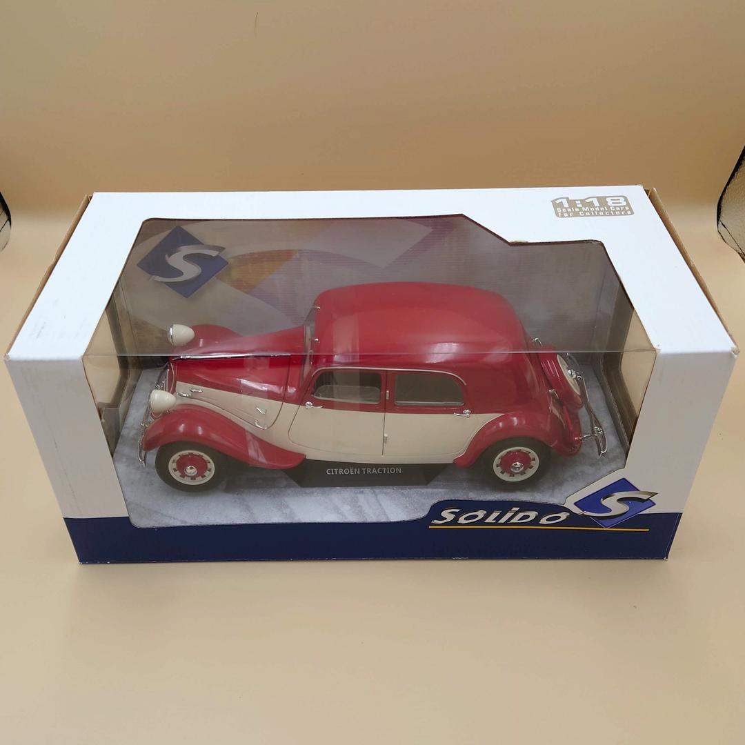 1/18 シトロエン トラクシオン11CV 1937 レッド／クリーム ソリド
