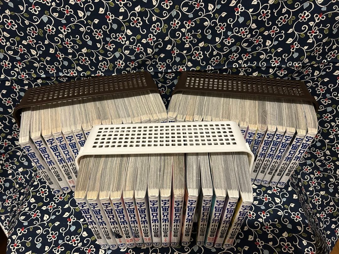 宇宙兄弟全巻セット １巻〜４５巻 1巻＆４2巻未開封シュリンク付き　ガイド付き