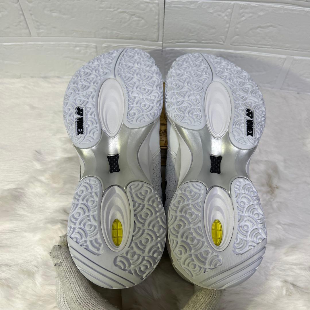 【新品未使用】　ヨネックス　テニスシューズ　パワークッション　ボア　BOA 白