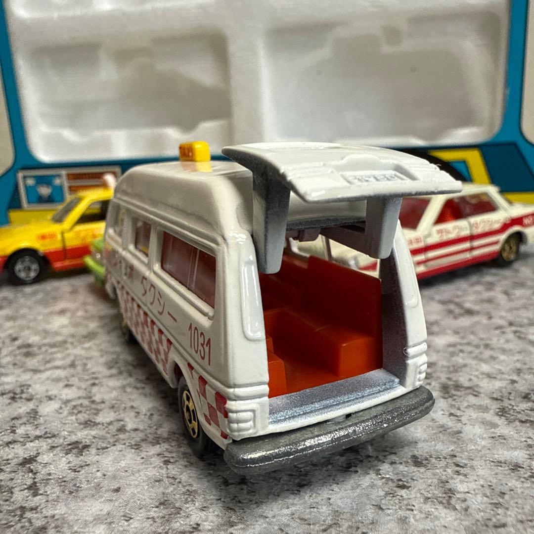 d*7様 トミカ　タクシーセット